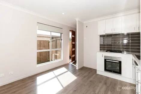 Property photo of 2/32 Arburry Crescent Brassall QLD 4305