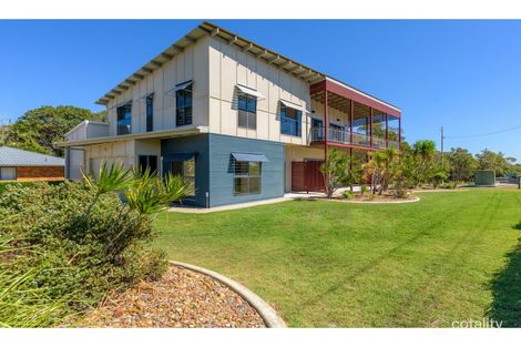 Property photo of 2 Zircon Avenue Rainbow Beach QLD 4581