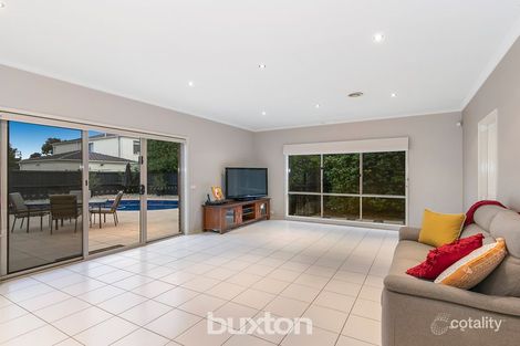 Property photo of 10 Maidenhair Mews Aspendale Gardens VIC 3195