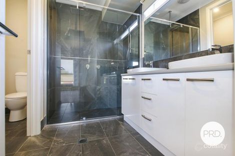 Property photo of 66 Lawson Circuit Lavington NSW 2641