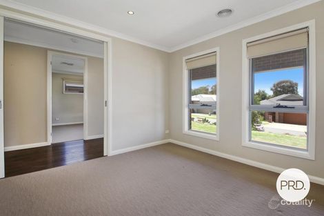 Property photo of 66 Lawson Circuit Lavington NSW 2641