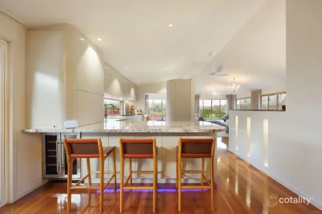 Property photo of 2 Roberts Court Brookfield QLD 4069