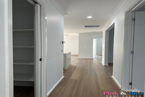 Property photo of 46 Bluebottle Parade Rockbank VIC 3335