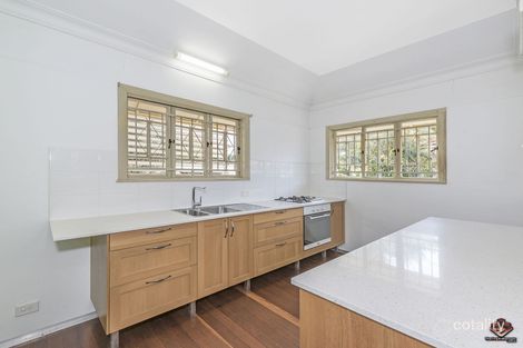 Property photo of 36 Crutchley Street Fairfield QLD 4103