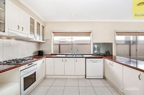 Property photo of 32 Tudor Rose Crescent Sydenham VIC 3037