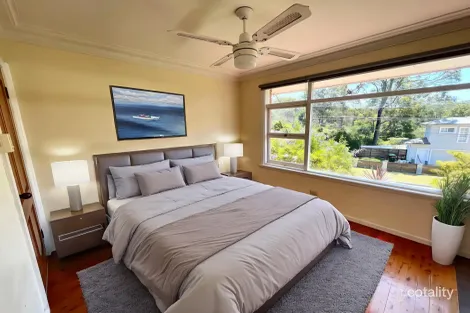 Property photo of 23 Alkira Circuit Narraweena NSW 2099