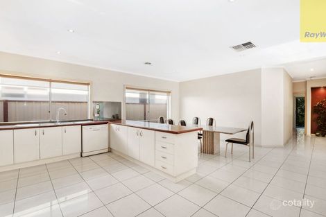 Property photo of 32 Tudor Rose Crescent Sydenham VIC 3037