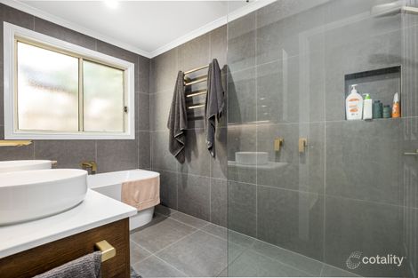Property photo of 122A Edward Road Chirnside Park VIC 3116
