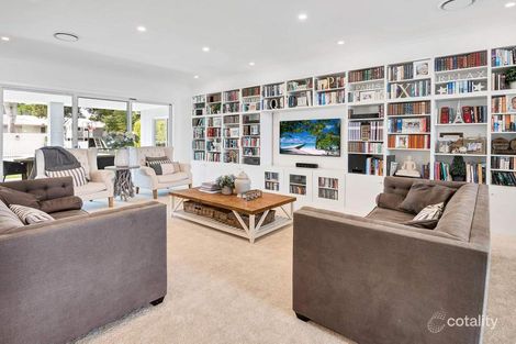 Property photo of 10 Hermitage Close Ashmore QLD 4214
