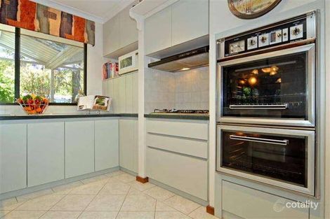 Property photo of 18 Chittawarra Court Glen Forrest WA 6071