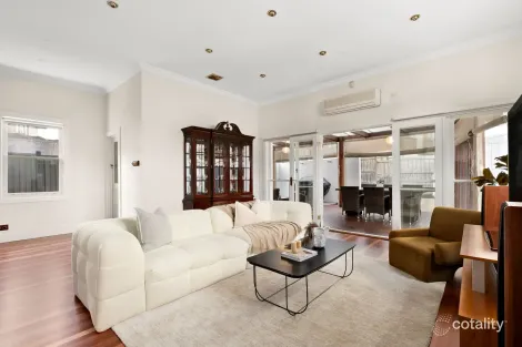 Property photo of 122 Melville Road Pascoe Vale South VIC 3044