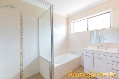 Property photo of 25 Beveridge Crescent Dubbo NSW 2830