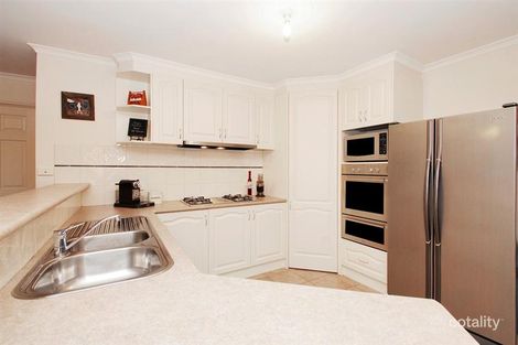 Property photo of 11 Pacific Drive Mooroolbark VIC 3138