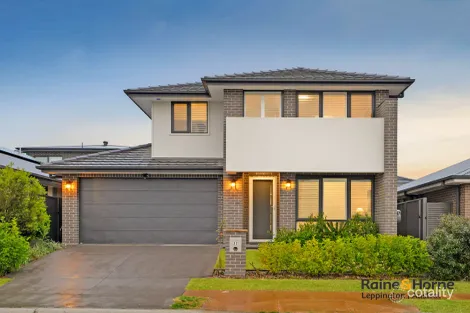 32 Robert Ingham Dr, Catherine Field, NSW 2557