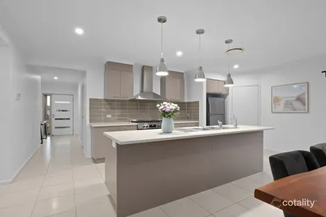 Property photo of 8 Earlwood Court Raceview QLD 4305