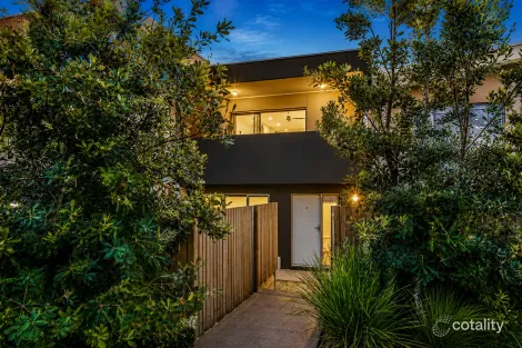 Property photo of 3 Carnation Court Frankston VIC 3199