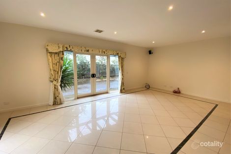 Property photo of 73 Springthorpe Boulevard Macleod VIC 3085