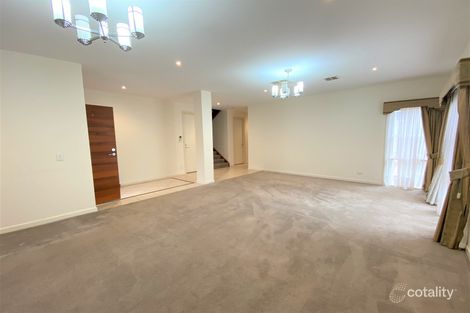 Property photo of 73 Springthorpe Boulevard Macleod VIC 3085