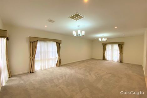 Property photo of 73 Springthorpe Boulevard Macleod VIC 3085