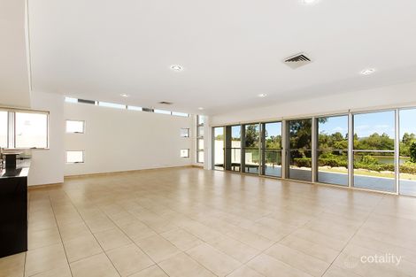 Property photo of 3033 The Boulevarde Benowa QLD 4217