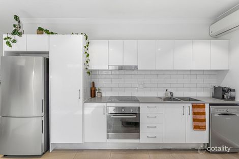 Property photo of 2/94 Flower Street Northgate QLD 4013