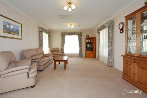 Property photo of 36 Heatherbrae Crescent Sunbury VIC 3429