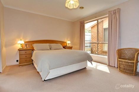 Property photo of 36 Heatherbrae Crescent Sunbury VIC 3429