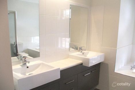 Property photo of 6 Parisel Circuit Mernda VIC 3754