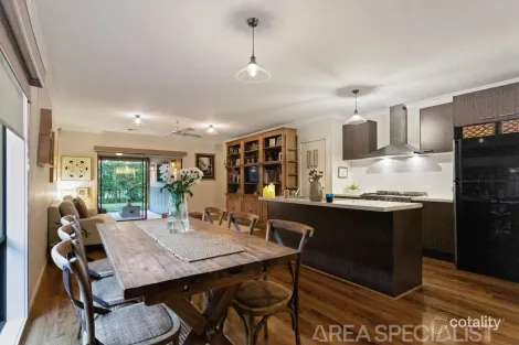 Property photo of 40 Warrego Circuit Sandhurst VIC 3977