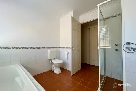 Property photo of 1 Hayden Place Young NSW 2594