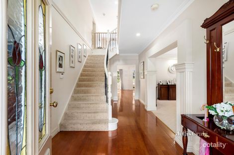 Property photo of 9 Barnsdale Way Ringwood North VIC 3134