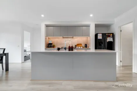 Property photo of 36 Feathertop Avenue Weir Views VIC 3338