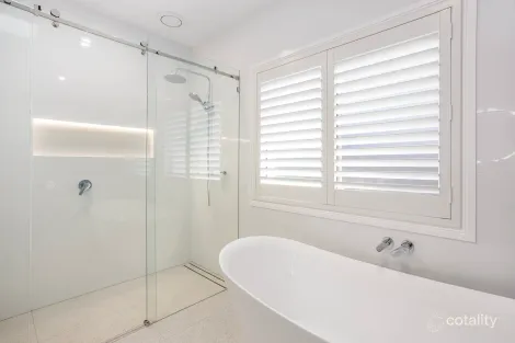 Property photo of 71 Cabana Boulevard Benowa QLD 4217