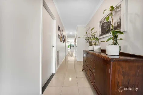 Property photo of 21 Booyong Street Craigieburn VIC 3064