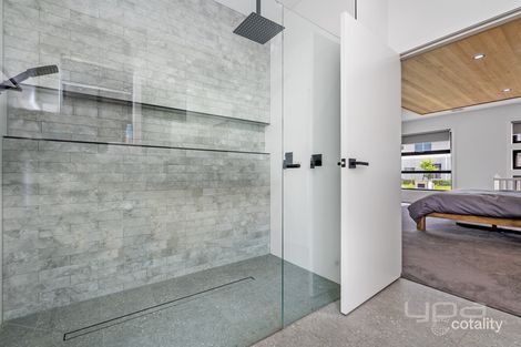 Property photo of 77 Waterbird Circuit Weir Views VIC 3338