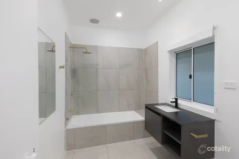 Property photo of 375 Lakes Creek Road Koongal QLD 4701