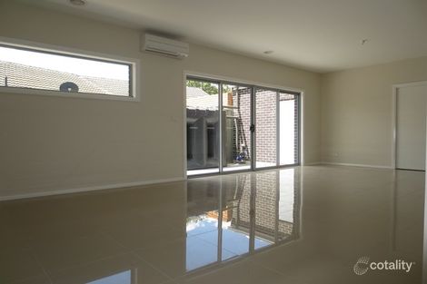Property photo of 2/12 Seagull Avenue Altona VIC 3018