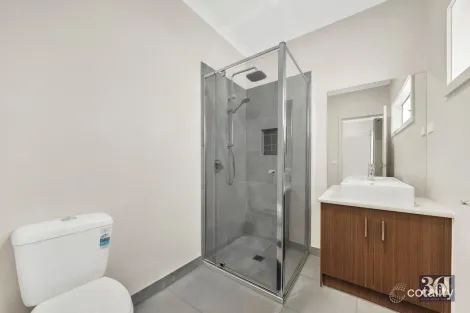 Property photo of 6 Bow Place Thornhill Park VIC 3335