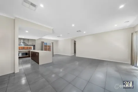 Property photo of 6 Bow Place Thornhill Park VIC 3335