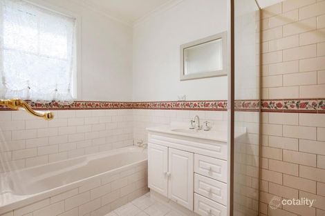 Property photo of 20 Scarborough Drive Heidelberg VIC 3084