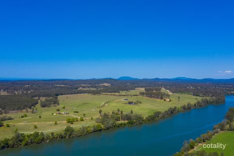 Property photo of 10 Verdun Drive Sancrox NSW 2446