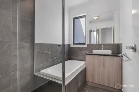 Property photo of 1/121 Sobraon Street Shepparton VIC 3630