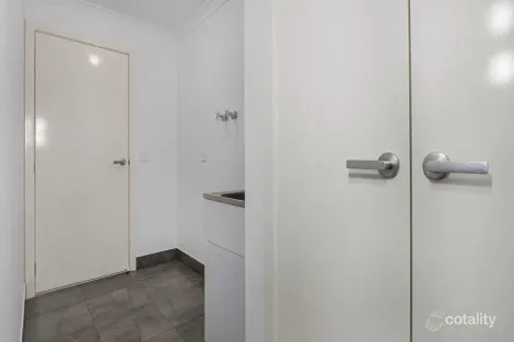 Property photo of 1/121 Sobraon Street Shepparton VIC 3630