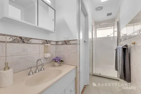 Property photo of 24 Ironbark Drive Templestowe Lower VIC 3107