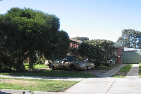 24 Woodburn Cres, Meadow Heights, VIC 3048