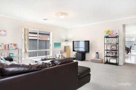 Property photo of 32 Wickford Road Tarneit VIC 3029