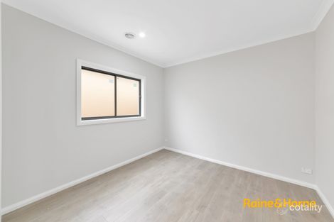 Property photo of 32 Australorp Drive Clyde North VIC 3978