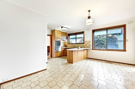 Property photo of 37 Shakespeare Avenue Preston VIC 3072
