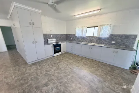 14 Barramundi St, Taylors Beach, QLD 4850