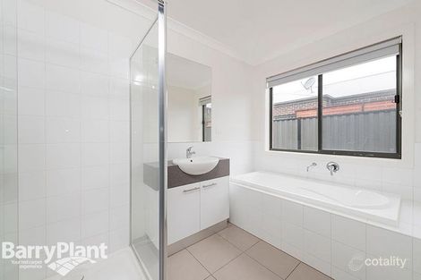 Property photo of 17 Majestic Way Point Cook VIC 3030